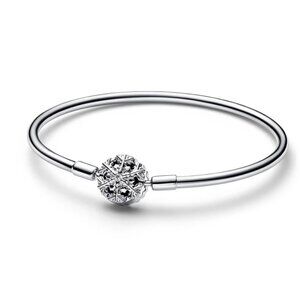 Pandora Moments Sparkling Snowflake Clasp Bangle